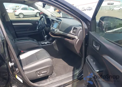 2017 Toyota Highlander Xle z USA, uszkodzony, nr VIN 5TDKZRFHXHS509618